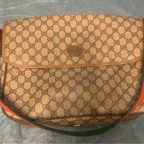 Genuine Gucci messenger bag complete with certificate - Picture 6 of 16